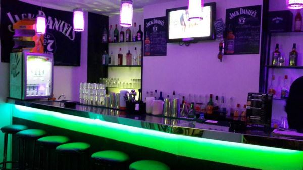 Old-7-Bar à tananarive